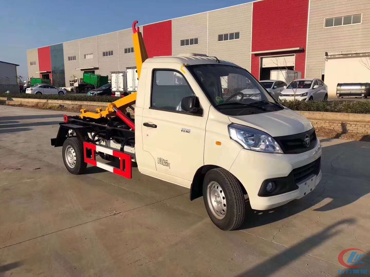 國(guó)六3方福田祥菱V勾臂式垃圾車(chē)