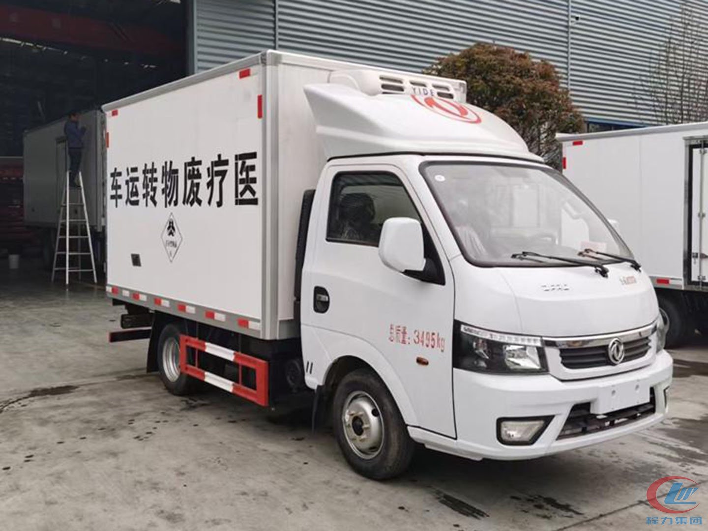 國六東風途逸小型醫(yī)療廢物轉(zhuǎn)運車