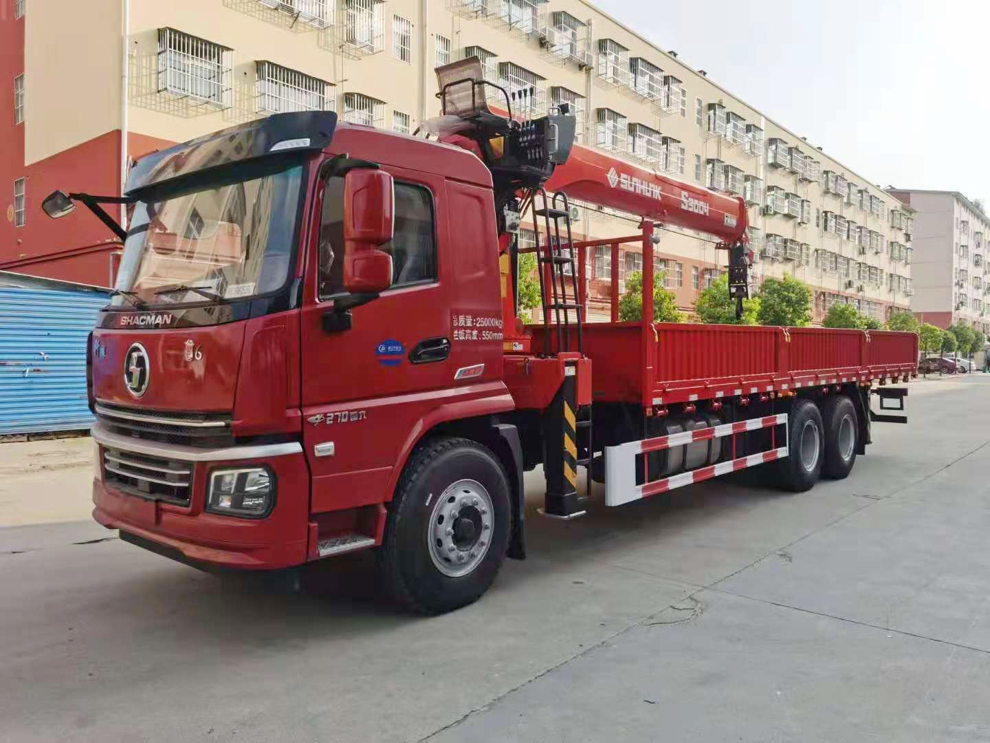 國(guó)六陜汽翼6后八輪隨車吊