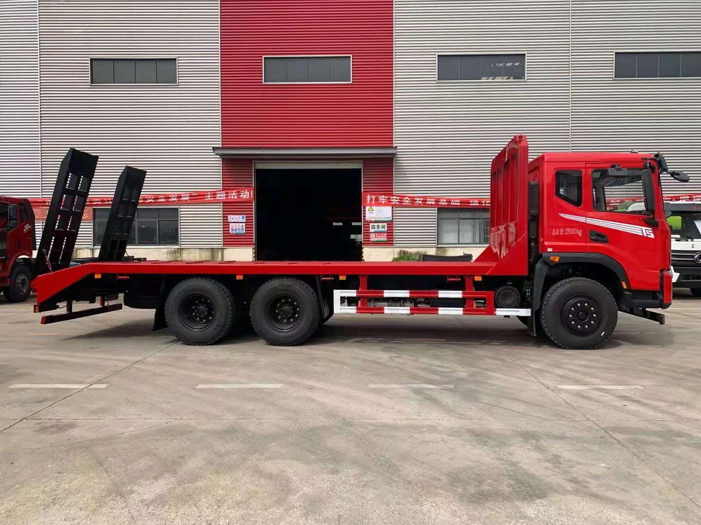 國(guó)六東風(fēng)華神T5后八輪平板車(chē)圖片