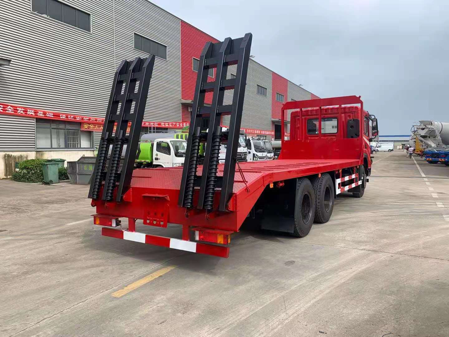 國(guó)六東風(fēng)華神T5后八輪平板車(chē)圖片