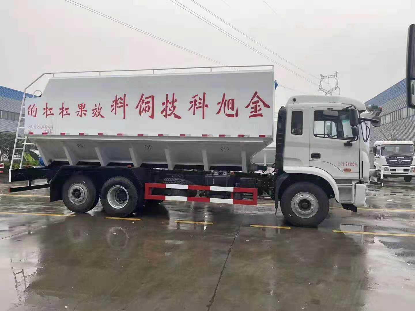 國(guó)六江淮小三軸鋁合金液壓飼料車(chē)