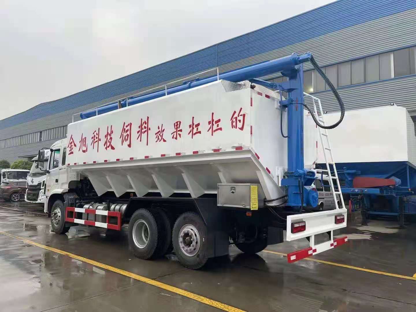 國(guó)六江淮小三軸鋁合金液壓飼料車(chē)