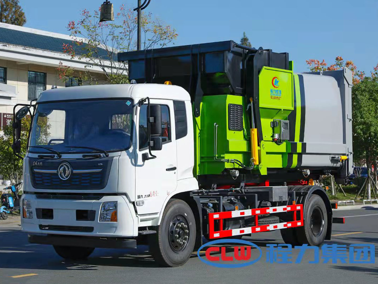 國(guó)六東風(fēng)天錦鉤臂垃圾車