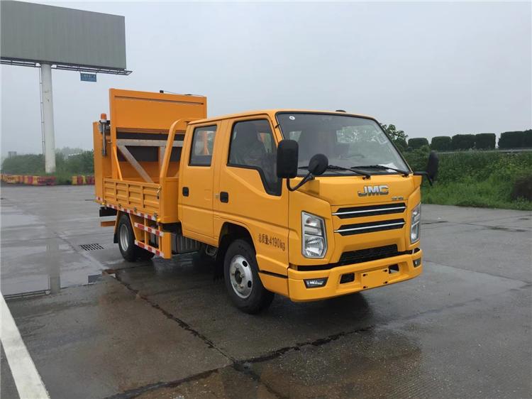 國六江鈴藍(lán)牌防撞緩沖車