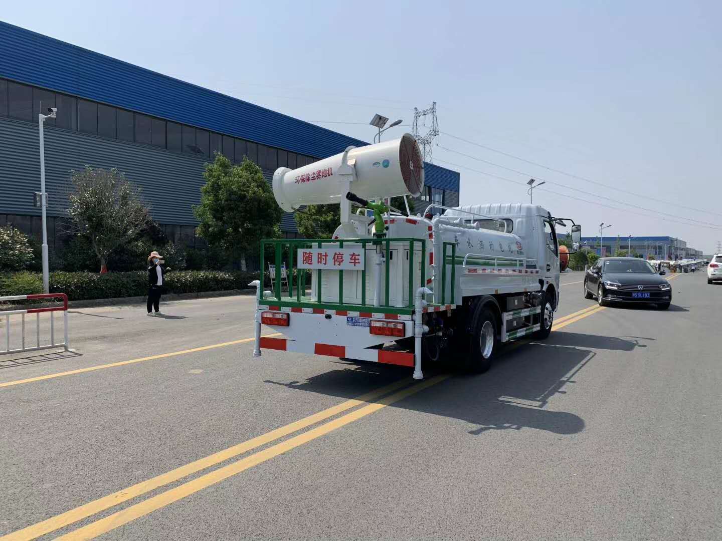 東風(fēng)凱普特新能源純電動5方灑水車