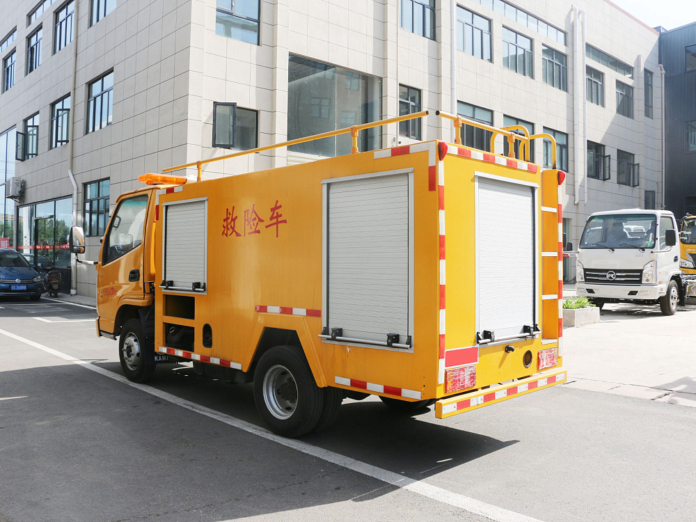 凱馬小型防汛排水搶險(xiǎn)車(chē)