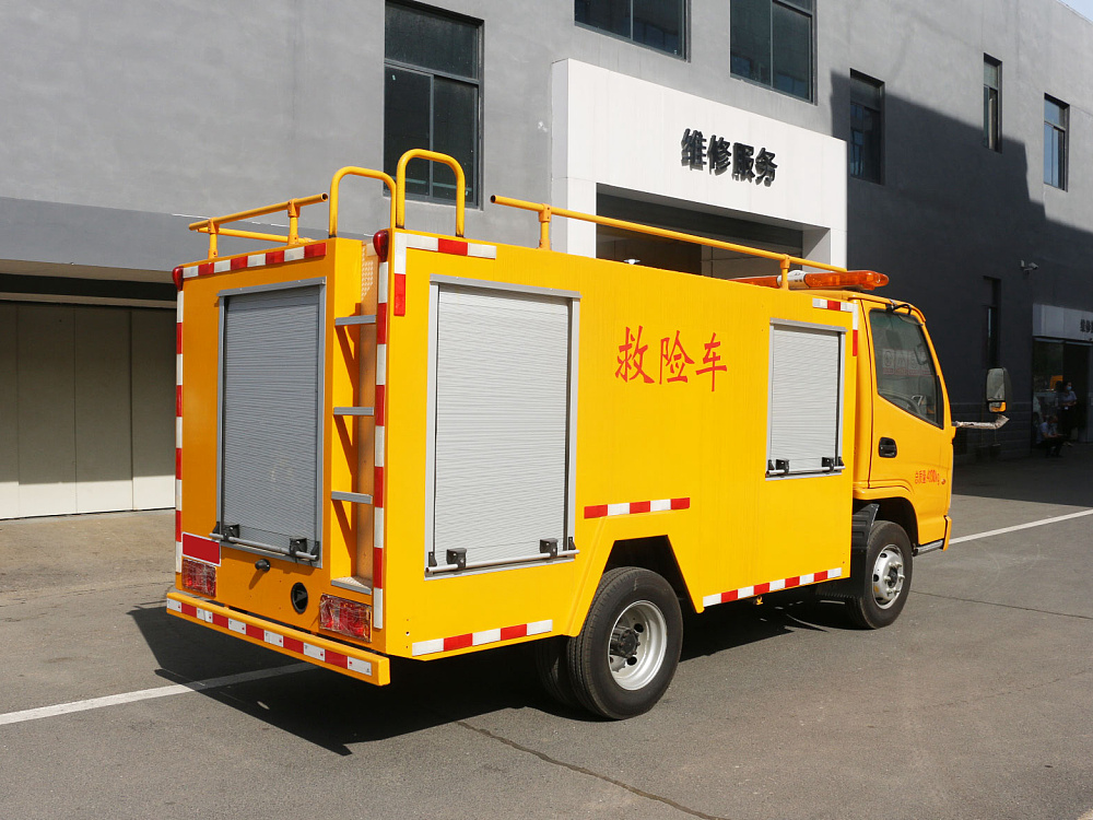 凱馬小型防汛排水搶險(xiǎn)車(chē)