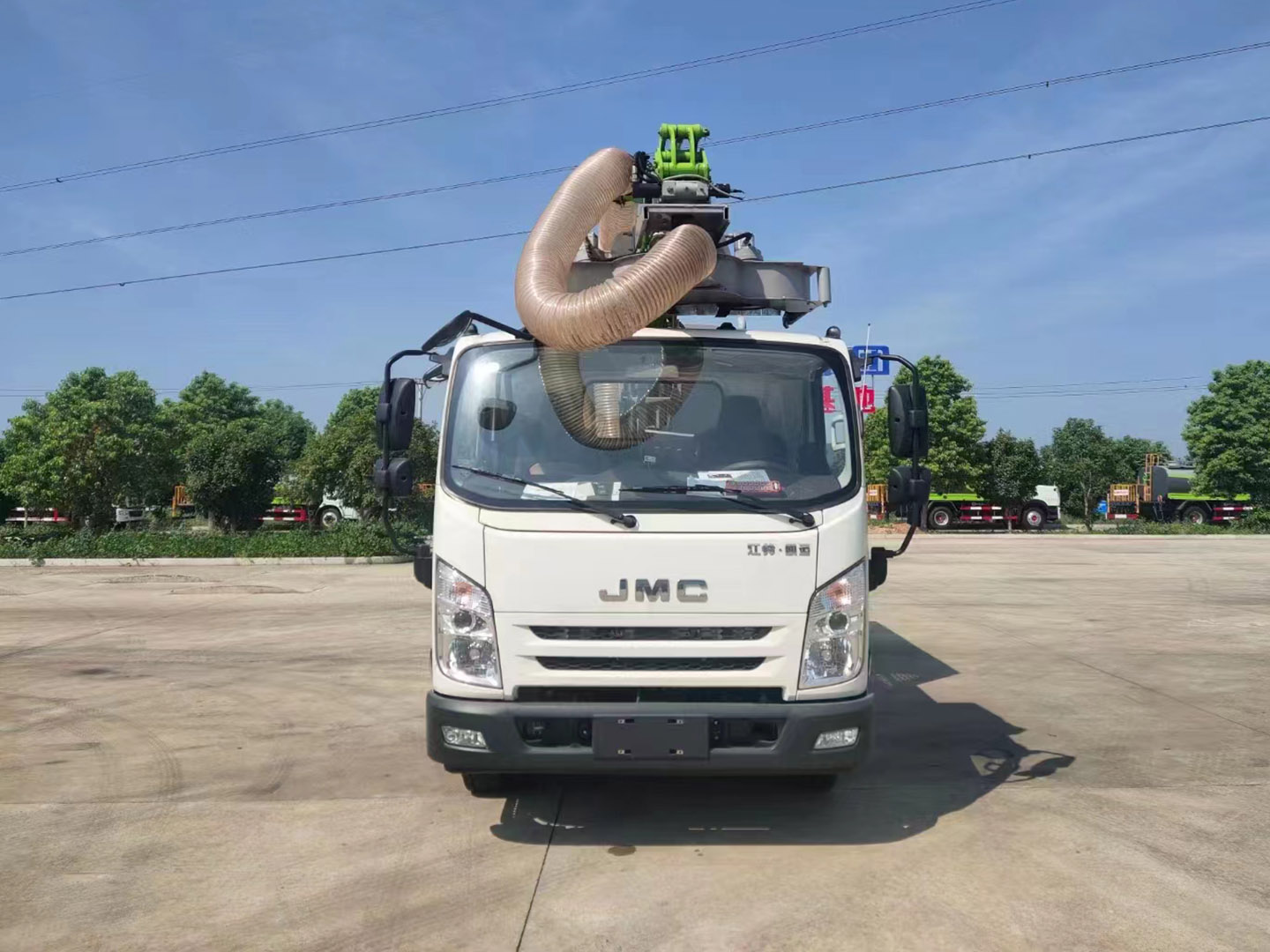 國(guó)六江鈴綠化綜合養(yǎng)護(hù)車(chē)