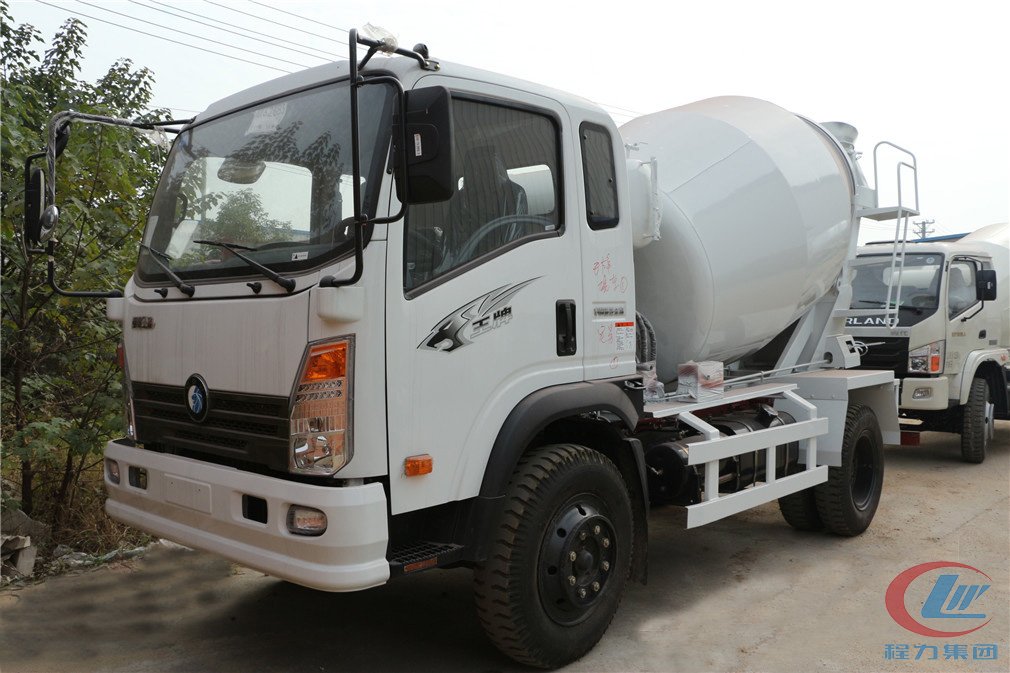 程力王牌攪拌車(chē)高清圖