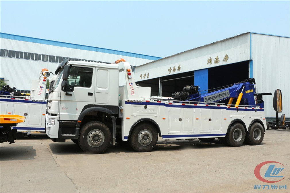 程力重汽豪沃前四后八一托一清障車(chē)側(cè)面圖