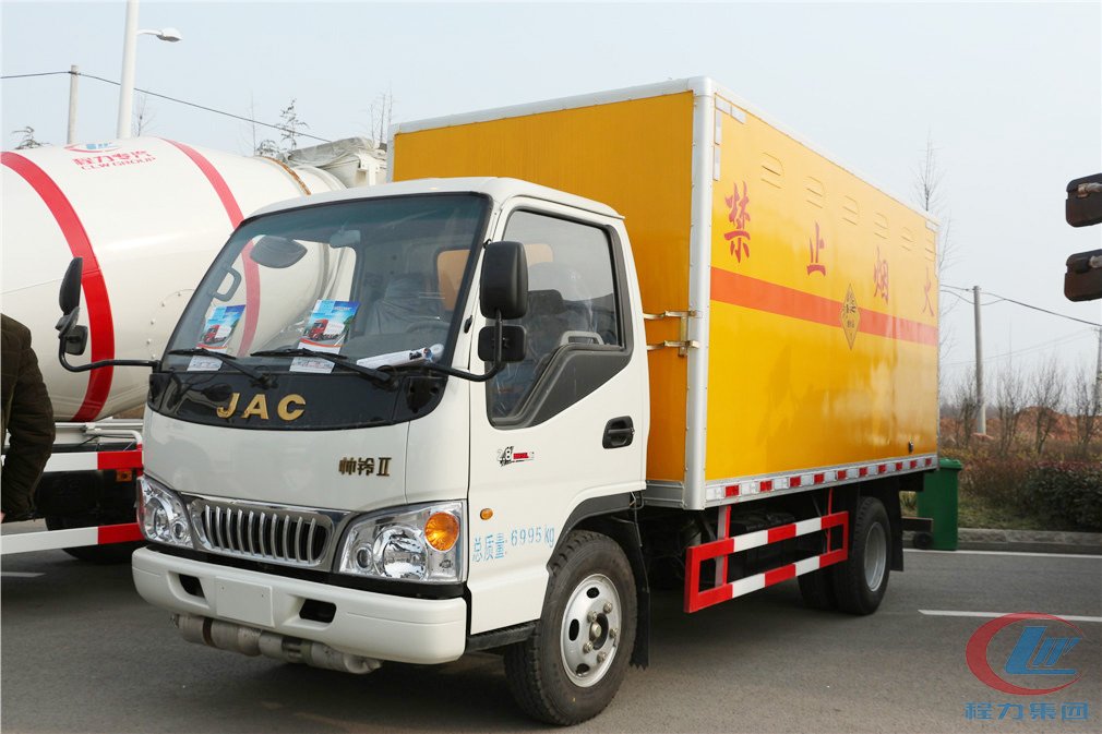 程力江淮帥鈴爆破器材運(yùn)輸車(chē)側(cè)面圖