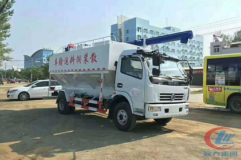 東風(fēng)福瑞卡散裝飼料車(chē)高清圖