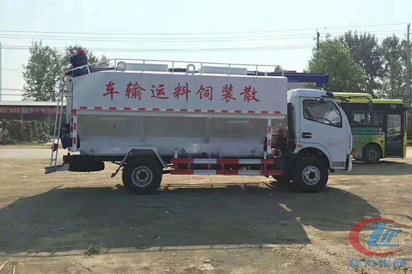東風(fēng)福瑞卡散裝飼料車(chē)側(cè)面圖