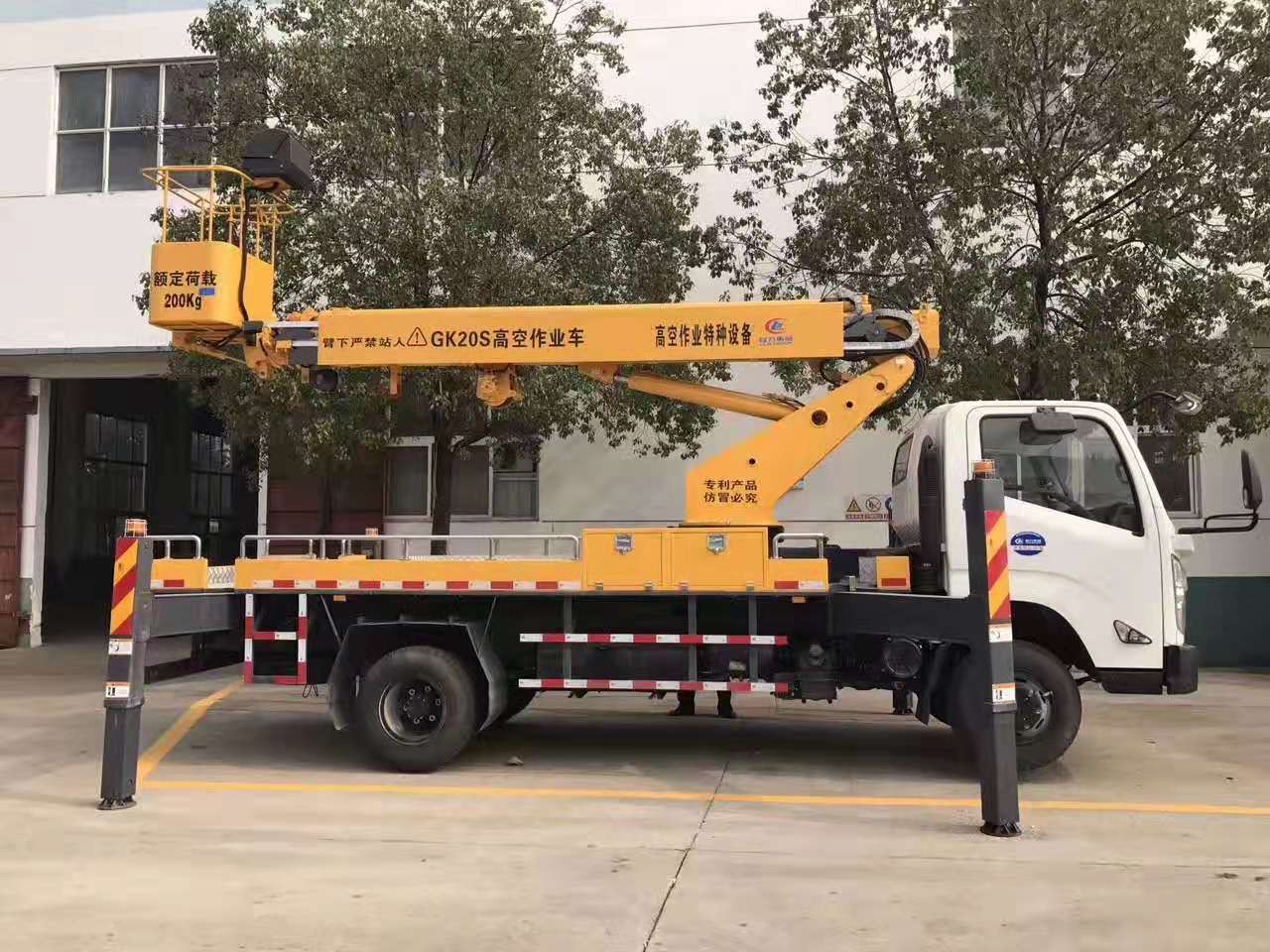 湖北程力江鈴20米高空作業(yè)車(chē)側(cè)面圖