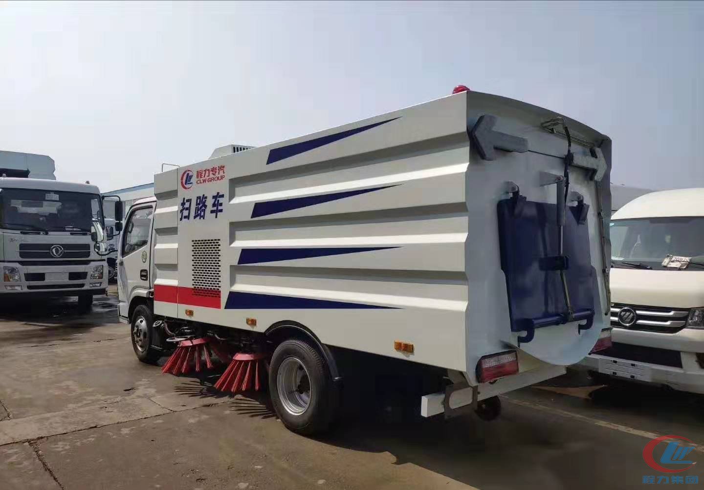 國五東風(fēng)小多利卡D6掃路車