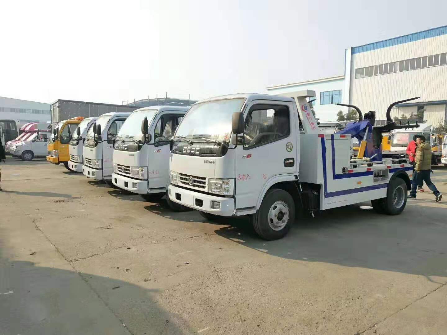 東風(fēng)多利卡一拖一清障車(chē)