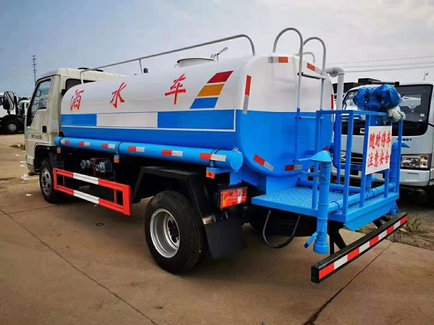 不上戶小卡之星3灑水車(chē)5方