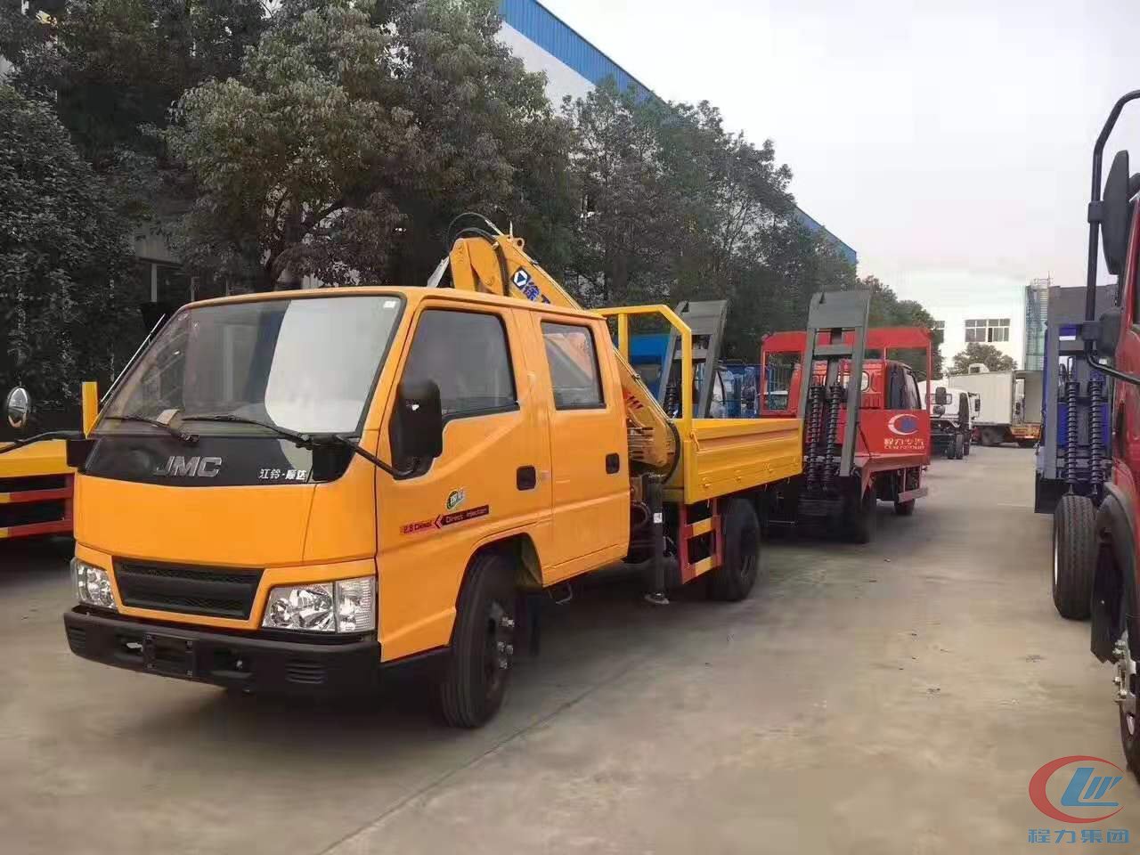 江鈴順達藍牌隨車吊，上裝徐工折臂吊