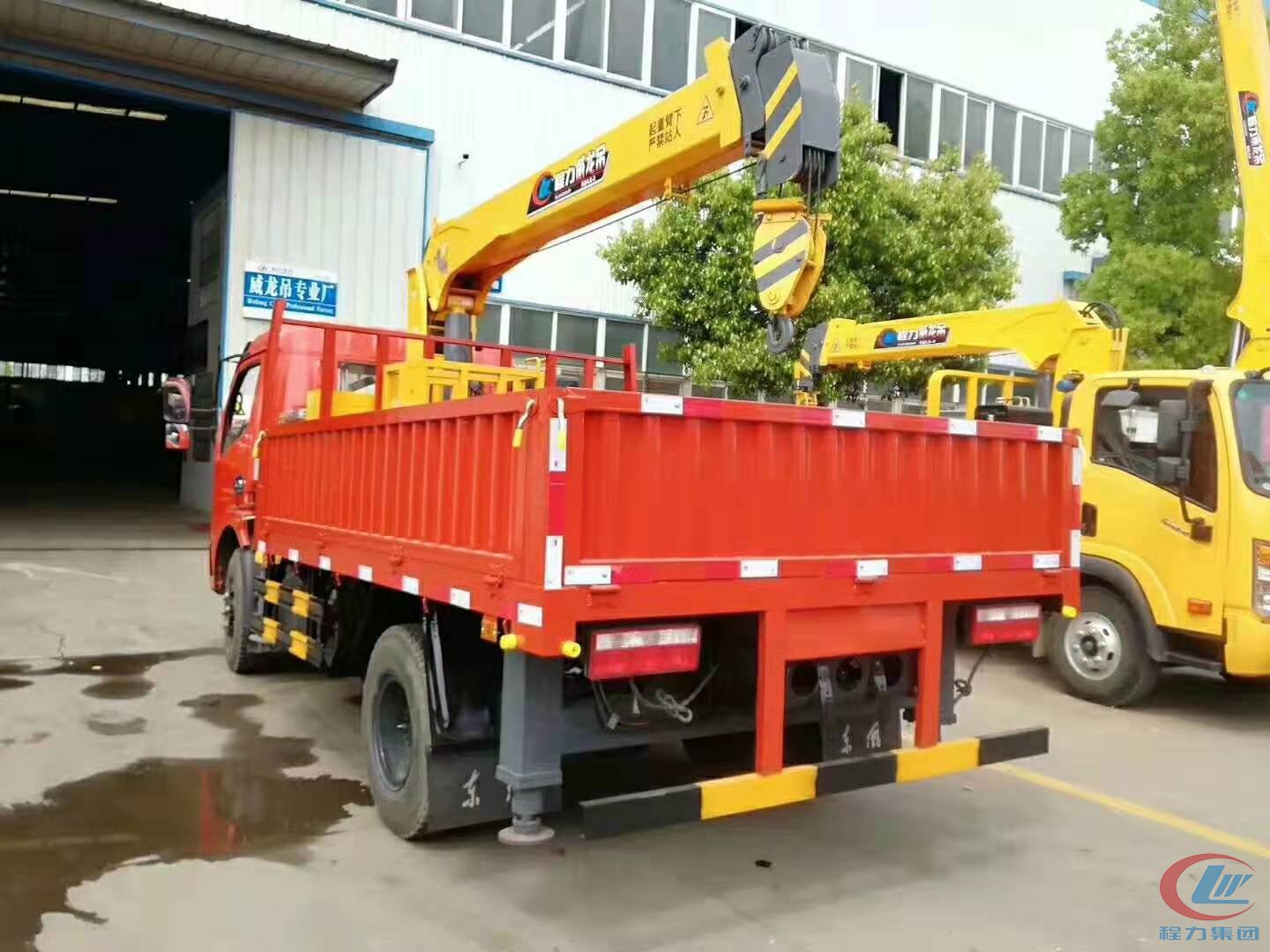 程力東風(fēng)福瑞卡藍牌隨車吊