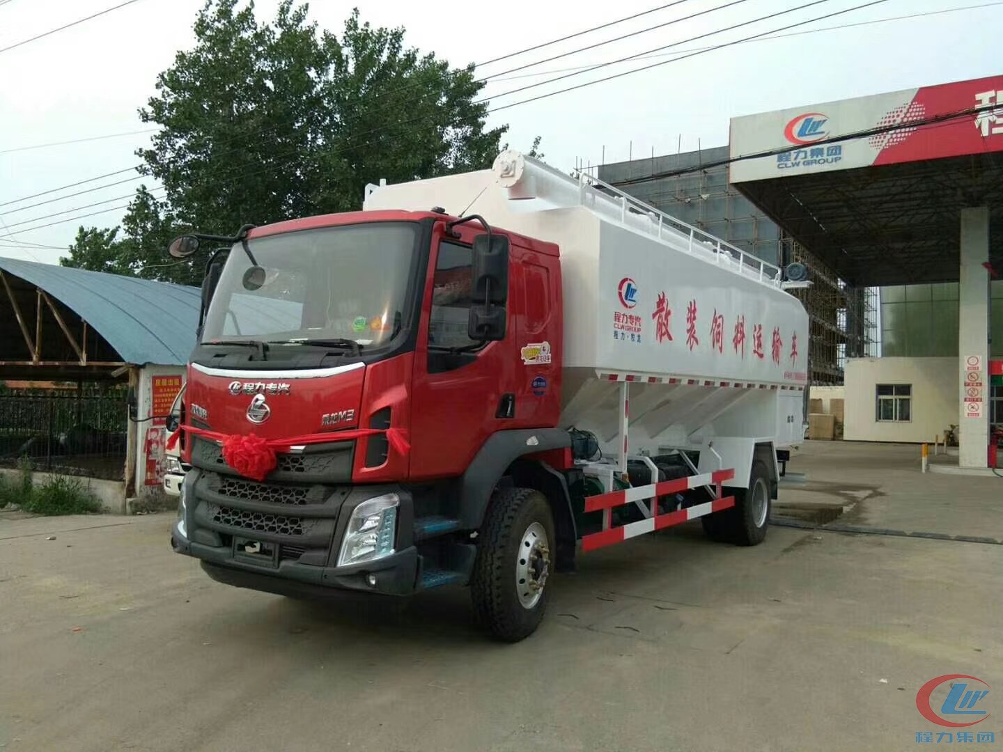 程力集團(tuán)東風(fēng)柳汽12-14噸飼料車(chē)高清圖