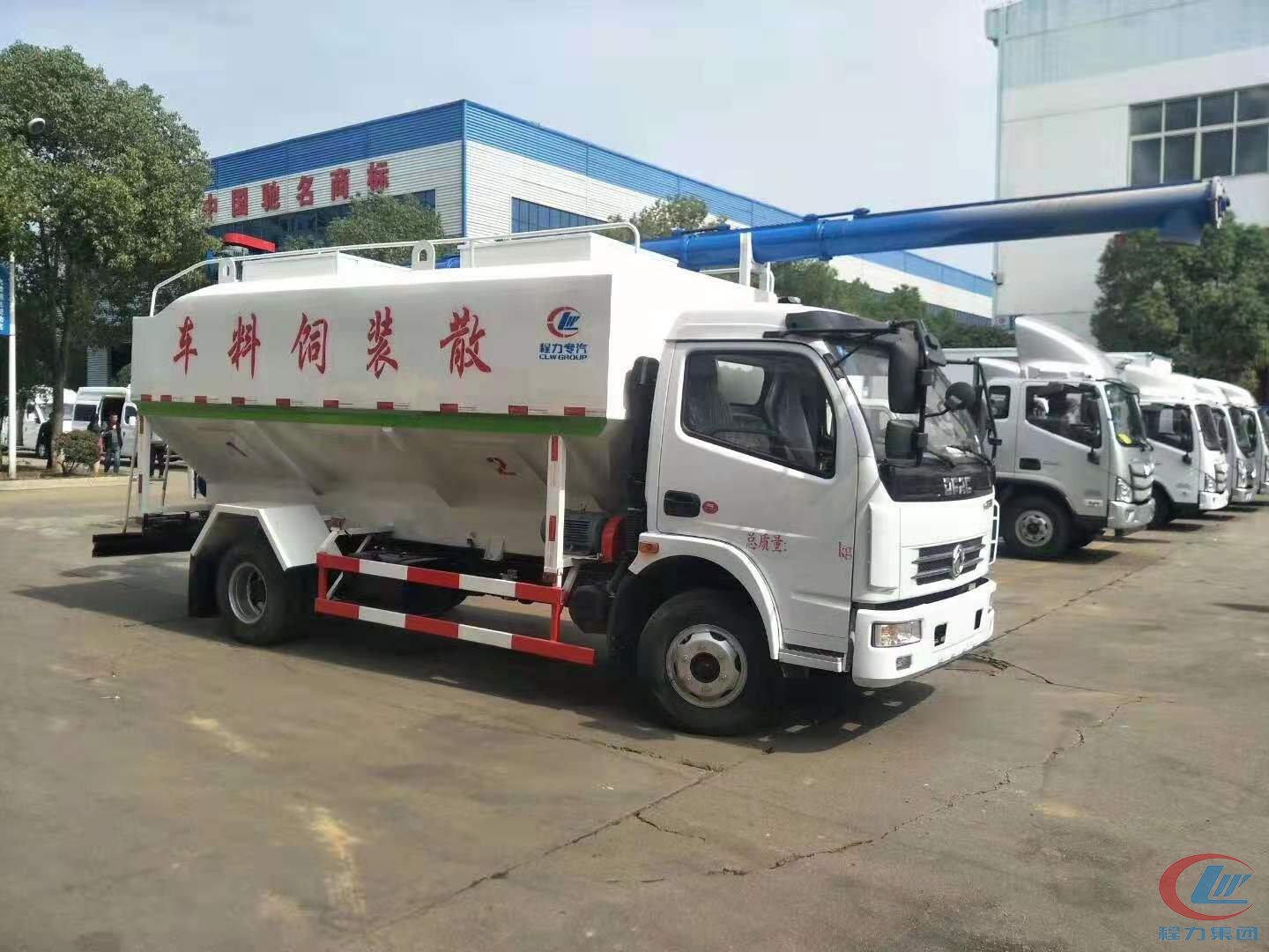 多利卡散裝飼料運(yùn)輸車(chē)高清圖側(cè)面圖