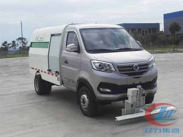 東風(fēng)程力純電動(dòng)路面養(yǎng)護(hù)車(chē)
